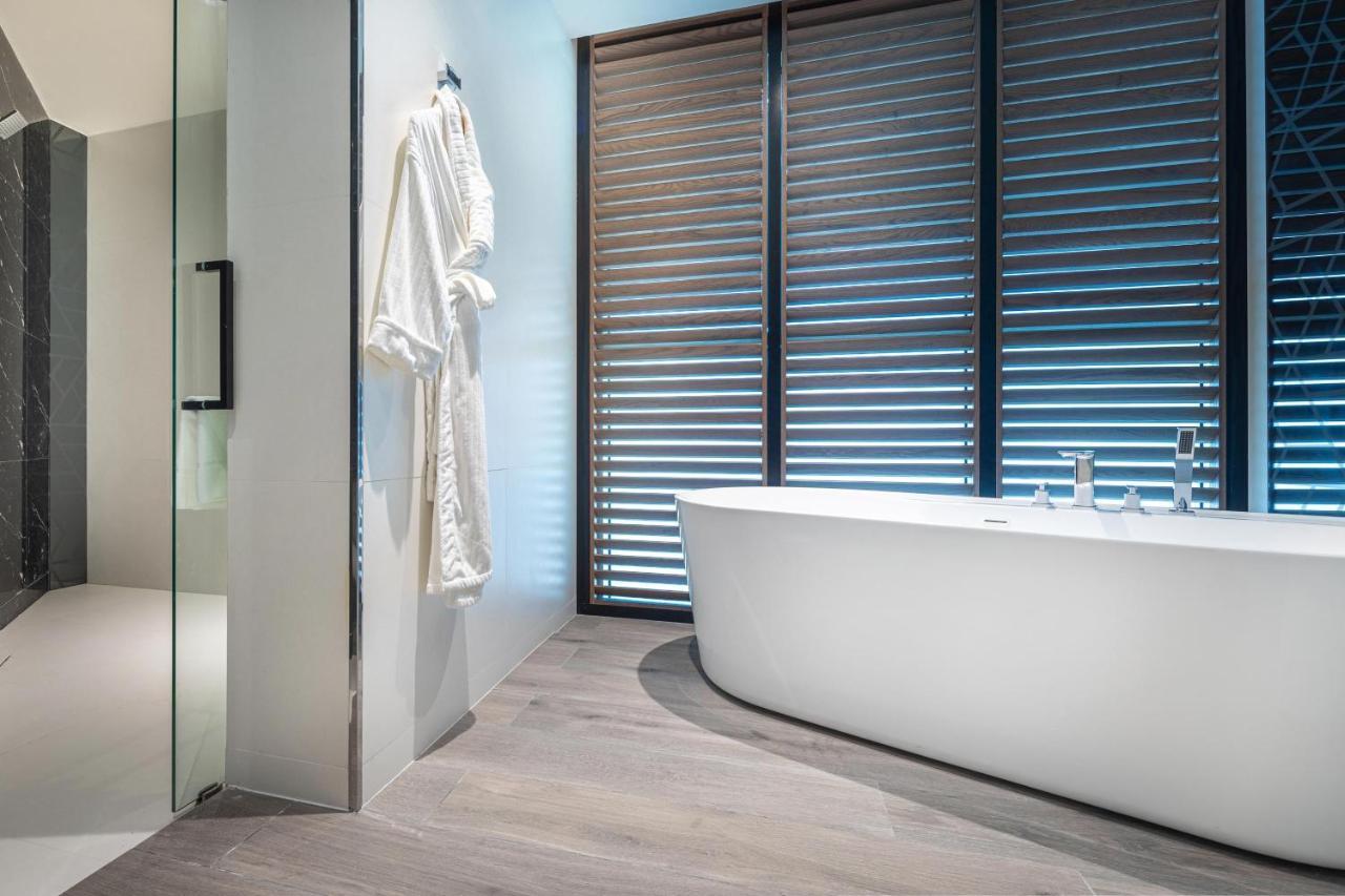 Sheraton Jeddah Hotel - Saudi Brothers Commercial Company Branch Eksteriør bilde Bathroom