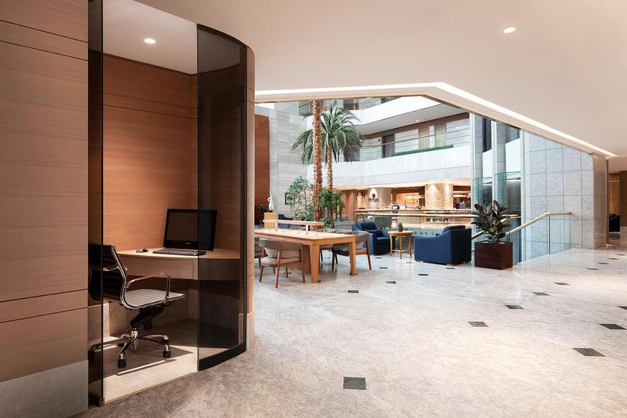 Sheraton Jeddah Hotel - Saudi Brothers Commercial Company Branch Eksteriør bilde The interior of the hotel