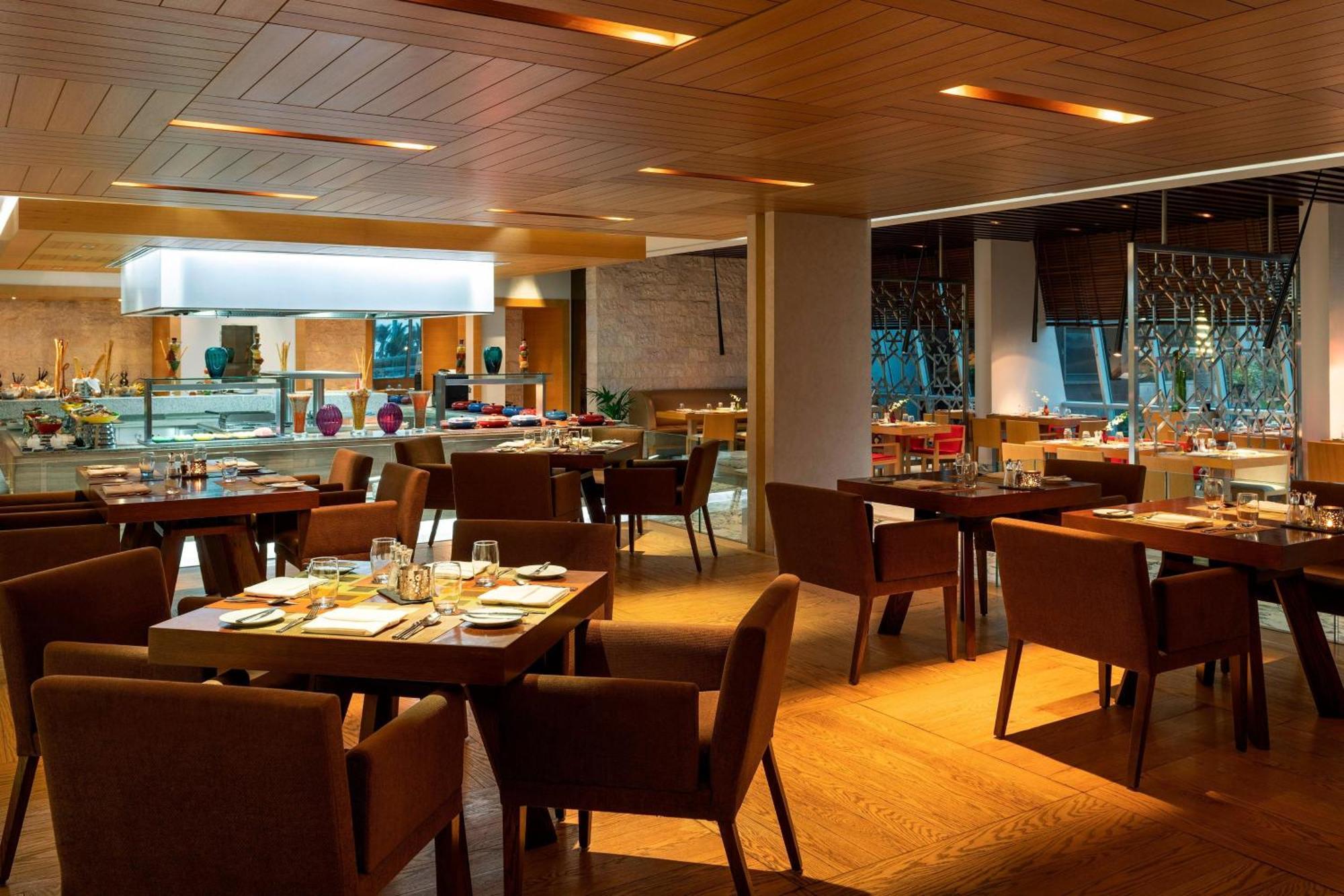 Sheraton Jeddah Hotel - Saudi Brothers Commercial Company Branch Eksteriør bilde The restaurant