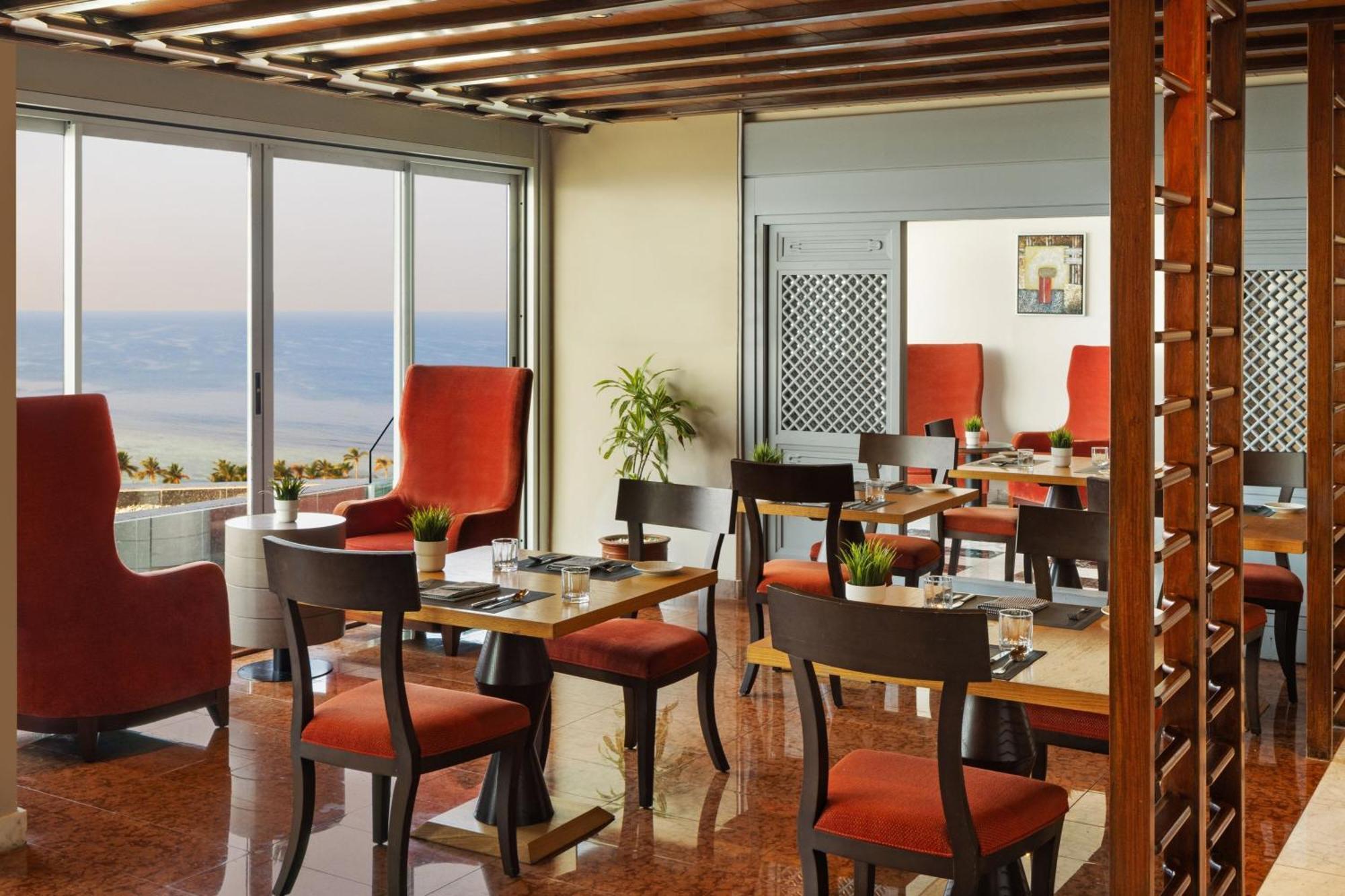 Sheraton Jeddah Hotel - Saudi Brothers Commercial Company Branch Eksteriør bilde The restaurant