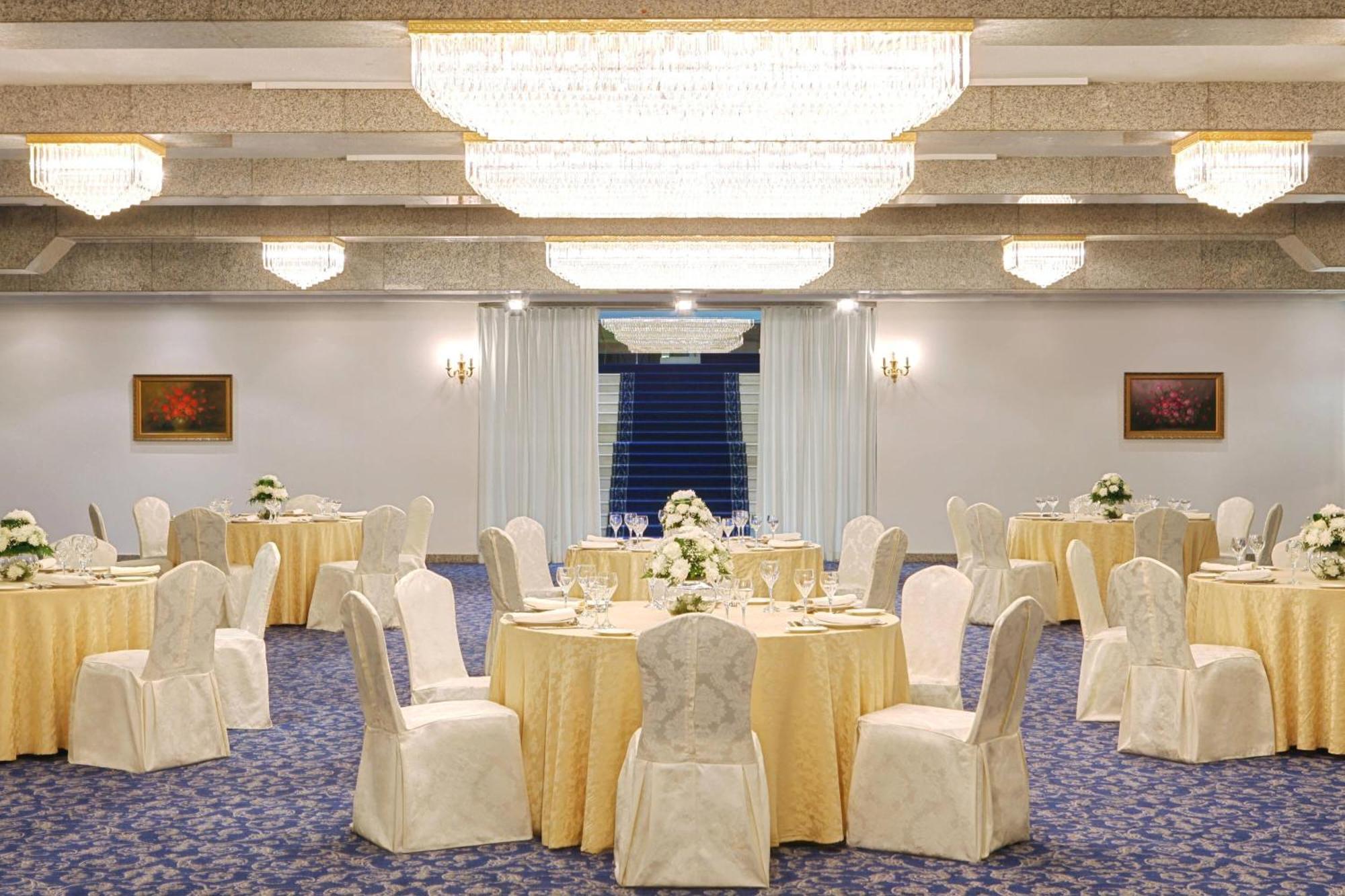 Sheraton Jeddah Hotel - Saudi Brothers Commercial Company Branch Eksteriør bilde The ballroom