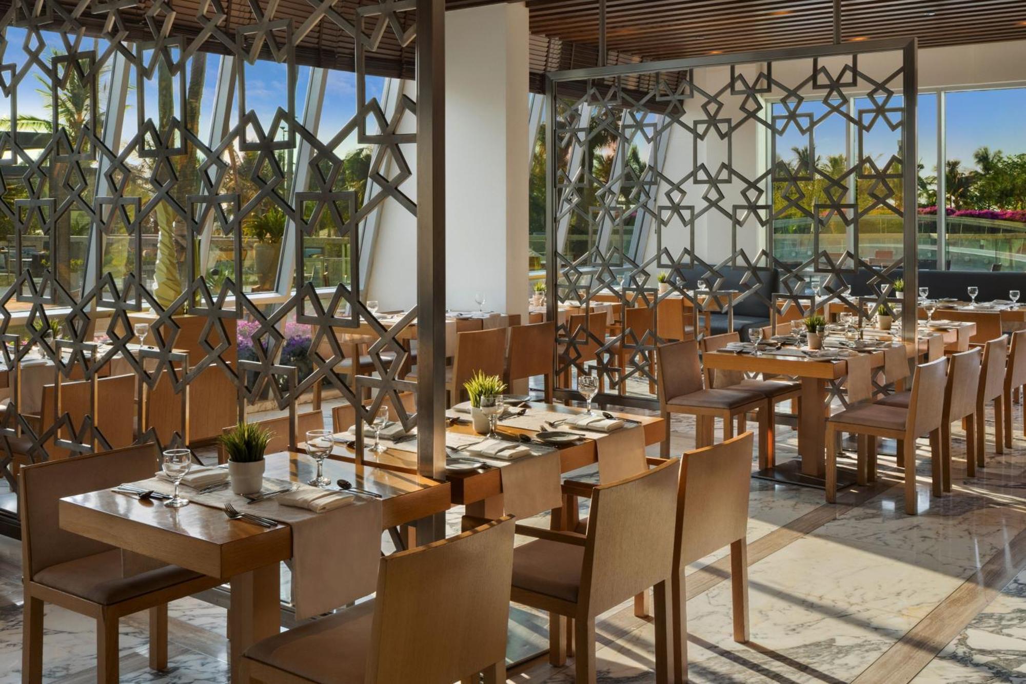 Sheraton Jeddah Hotel - Saudi Brothers Commercial Company Branch Eksteriør bilde The restaurant