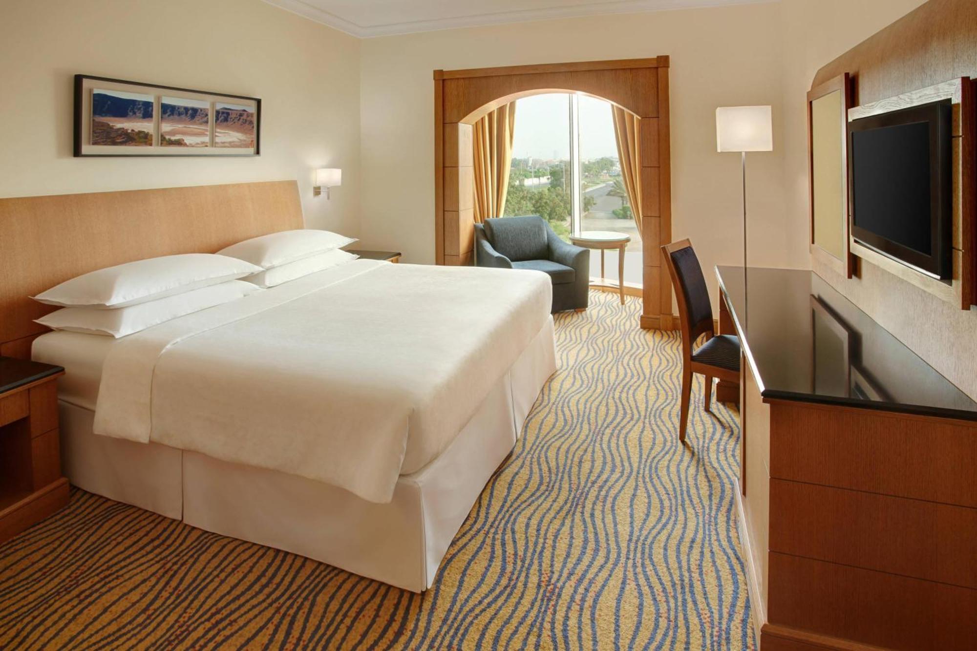 Sheraton Jeddah Hotel - Saudi Brothers Commercial Company Branch Eksteriør bilde Deluxe room