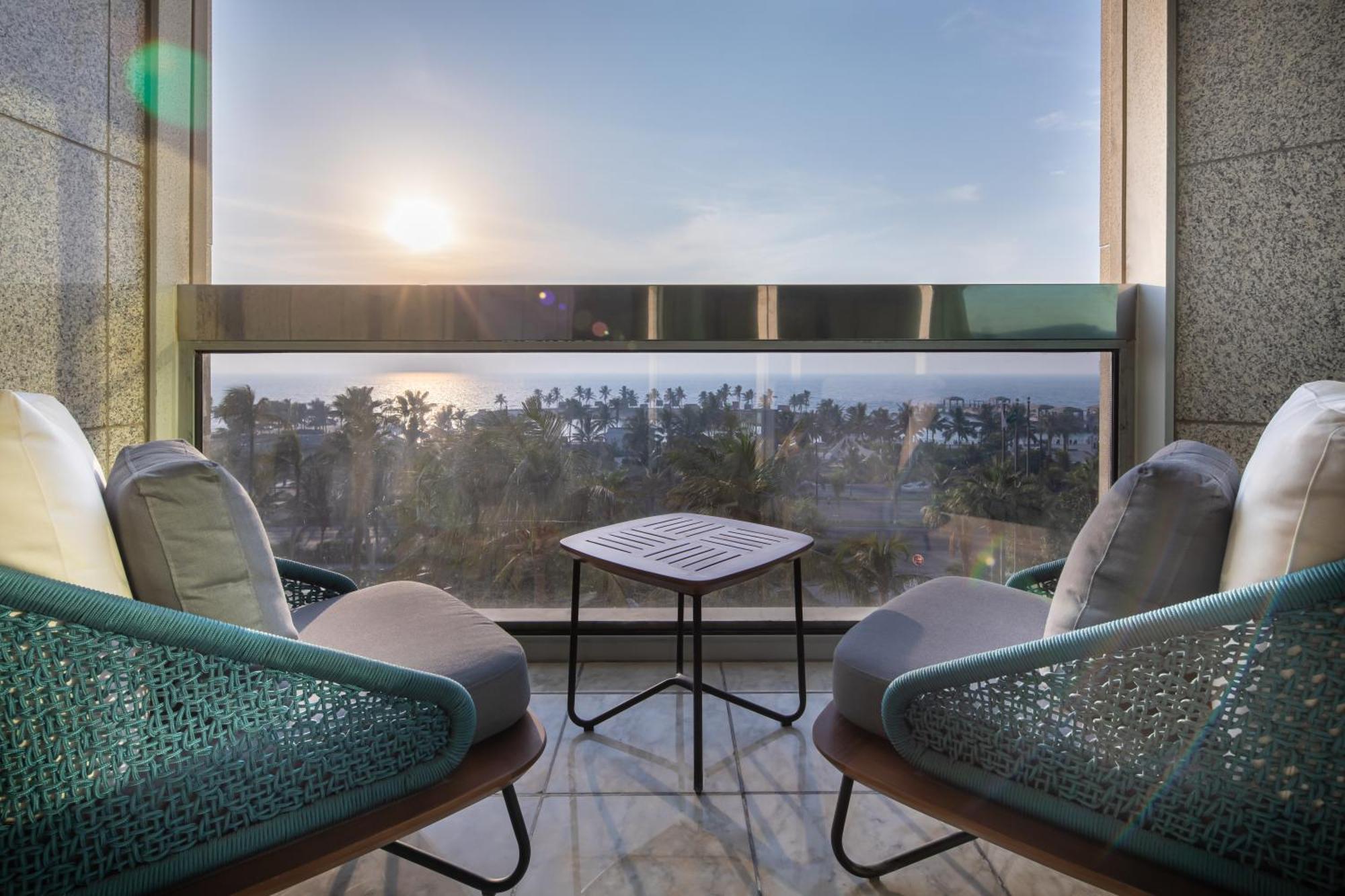 Sheraton Jeddah Hotel - Saudi Brothers Commercial Company Branch Eksteriør bilde View from the balcony of a suite