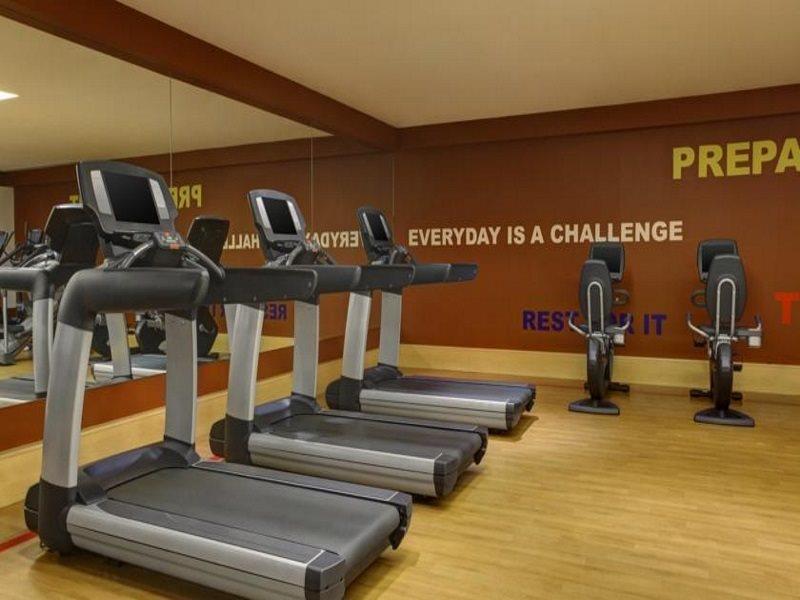 Sheraton Jeddah Hotel - Saudi Brothers Commercial Company Branch Eksteriør bilde The Fitness Centre